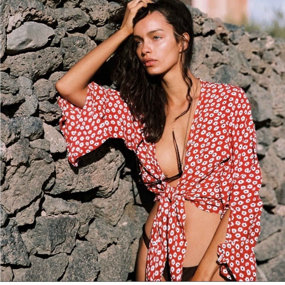Faithful the Brand Teguise Red Floral Front Tie-Front Top S